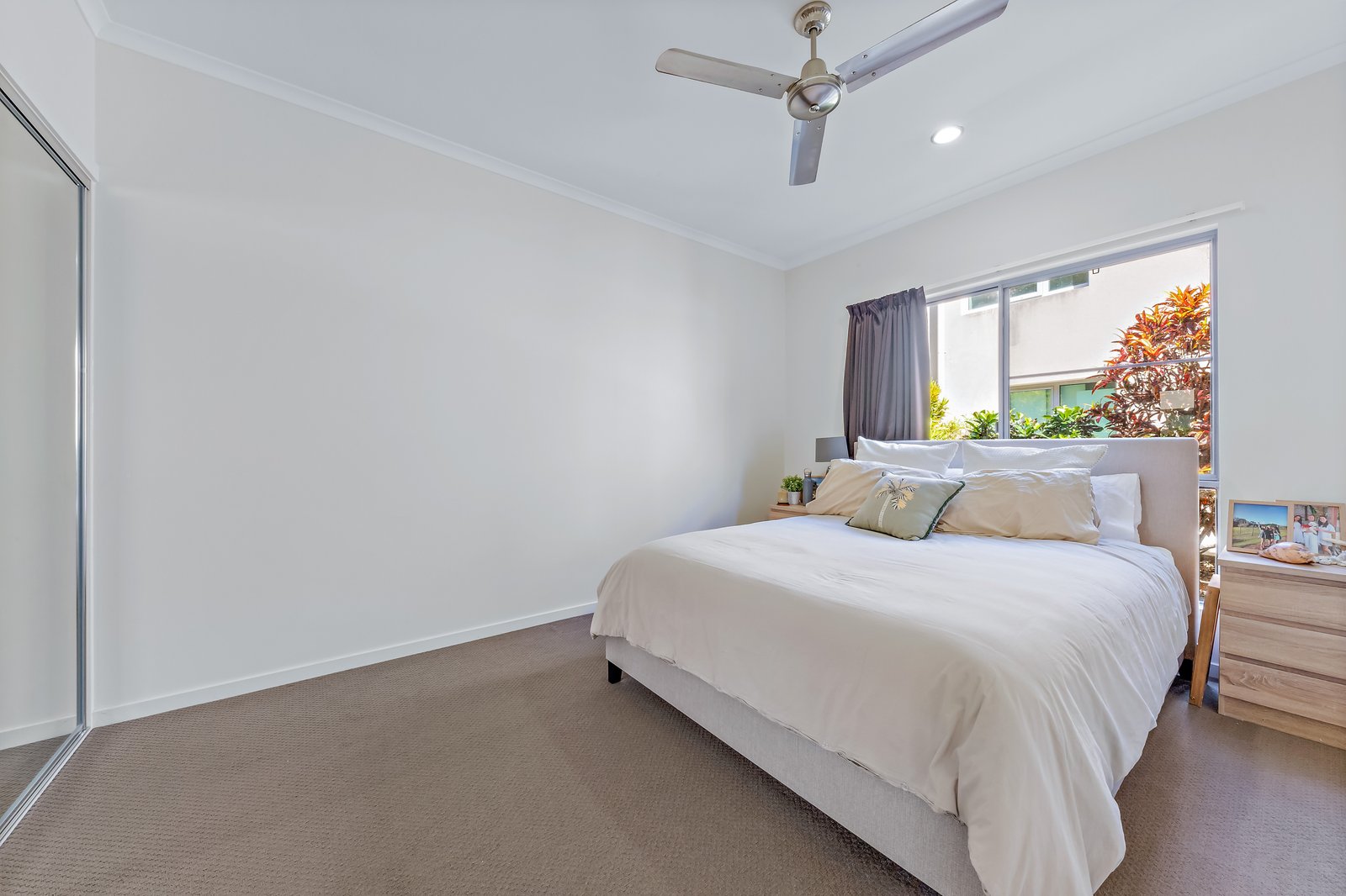 53 Eshelby Drive CANNONVALE 17