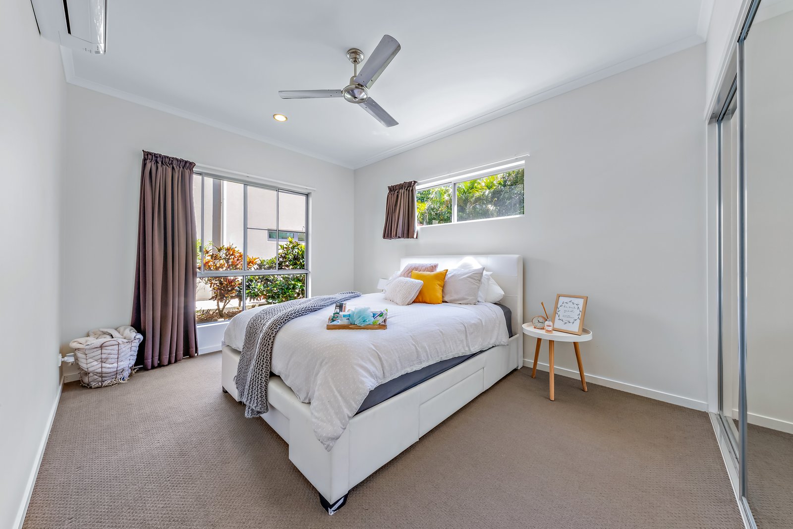 53 Eshelby Drive CANNONVALE 19