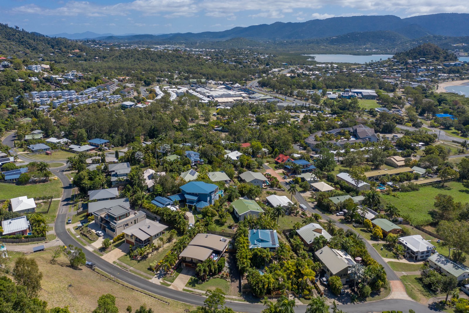 53 Eshelby Drive CANNONVALE 25