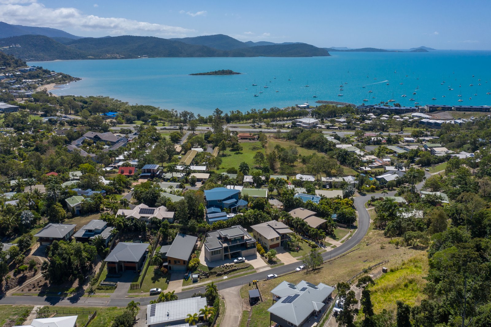 53 Eshelby Drive CANNONVALE 27