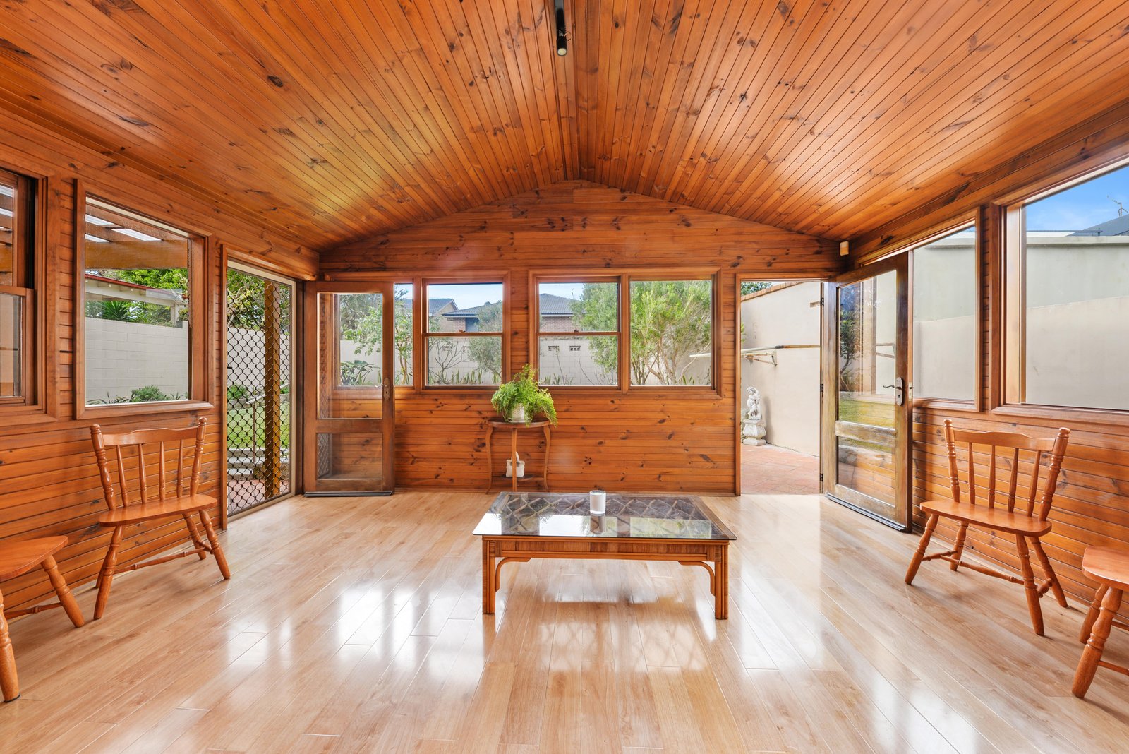 53 Eucla Crescent MALABAR 3