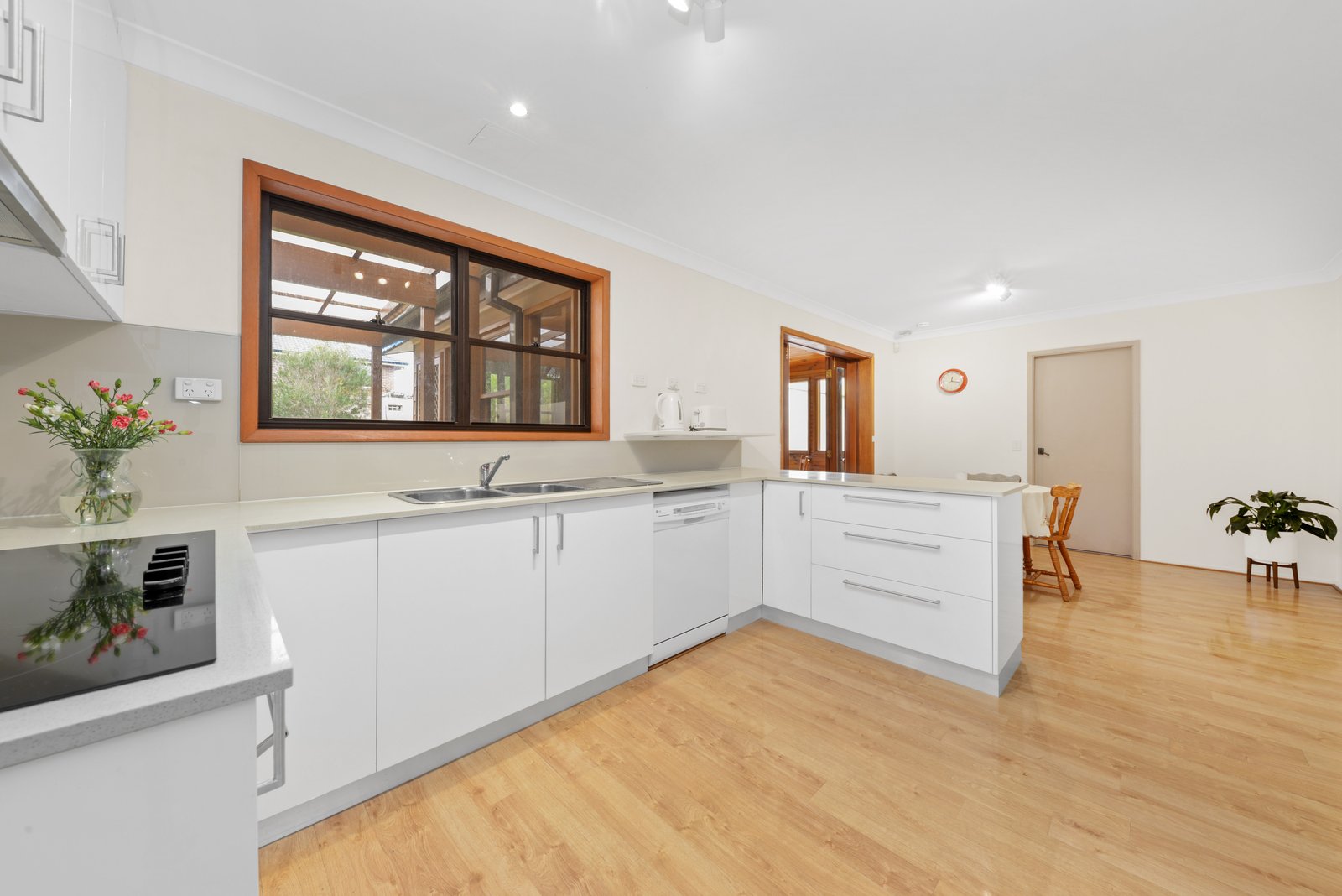 53 Eucla Crescent MALABAR 11