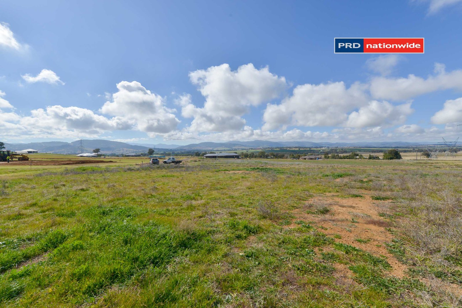 53 Falcon Drive TAMWORTH 5