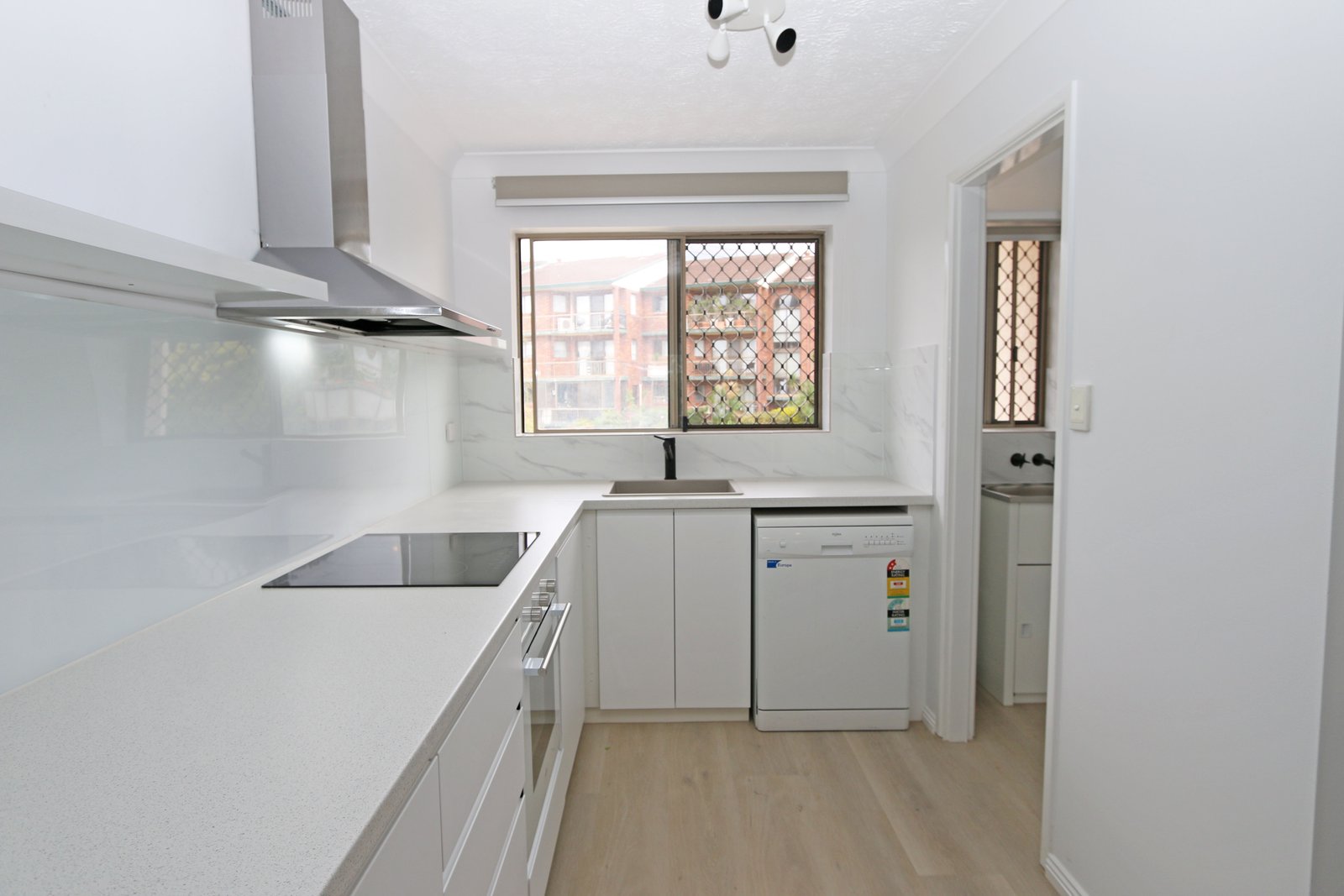 5/3 Garden Street SOUTHPORT 4