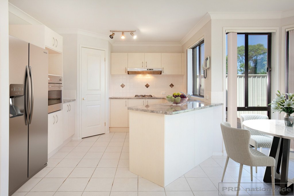 53 Golden Wattle Crescent THORNTON 6