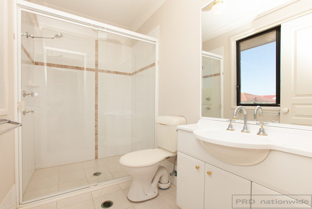 53 Golden Wattle Crescent THORNTON 10