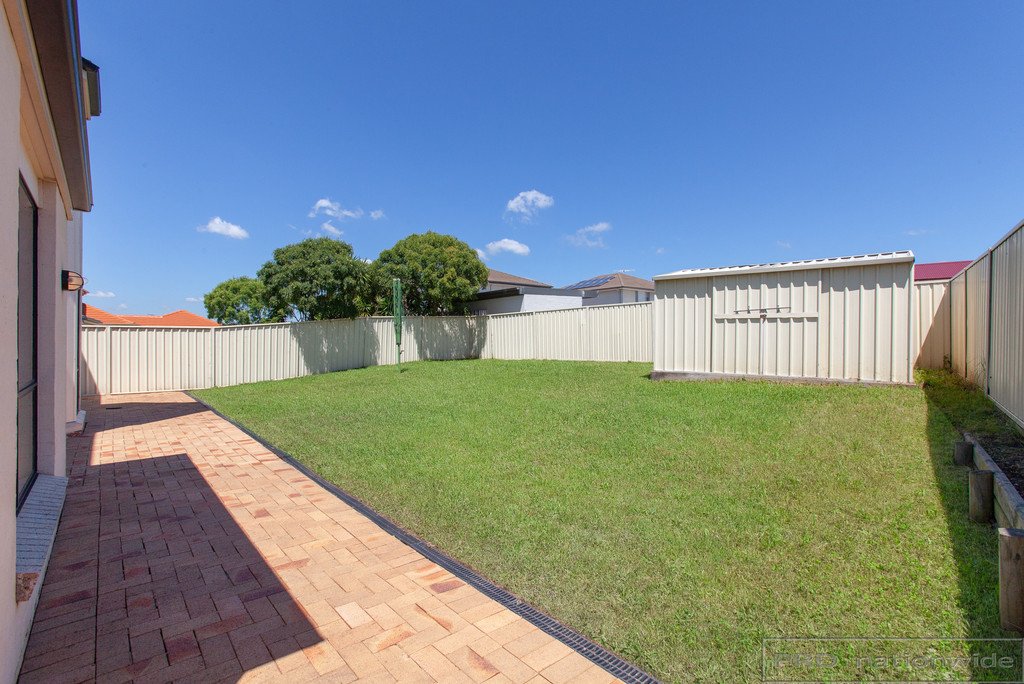53 Golden Wattle Crescent THORNTON 14