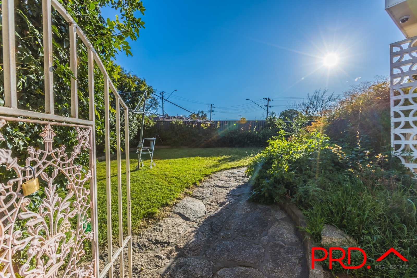 53 Hillvue Road TAMWORTH 23