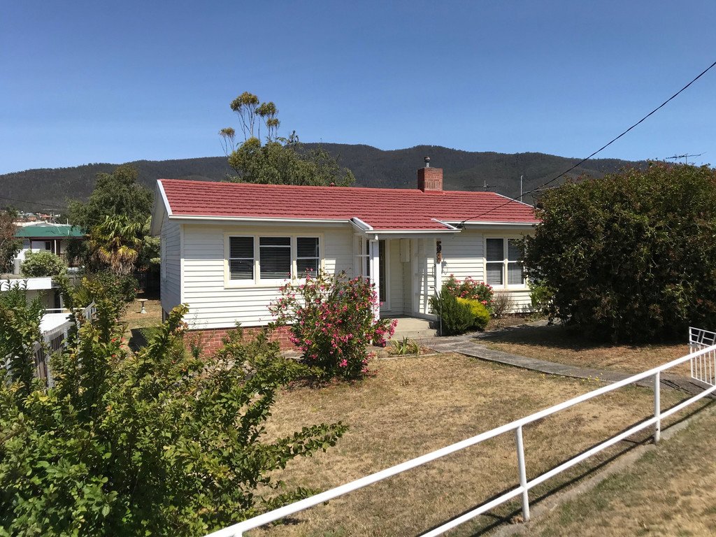 53 Hilton Road CLAREMONT 1