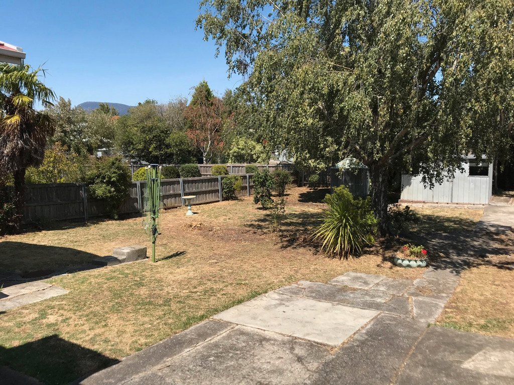 53 Hilton Road CLAREMONT 8