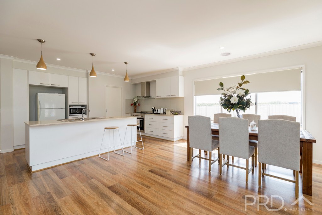 53 Jeffrey Circuit TUMUT 1