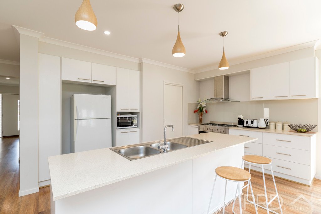 53 Jeffrey Circuit TUMUT 3