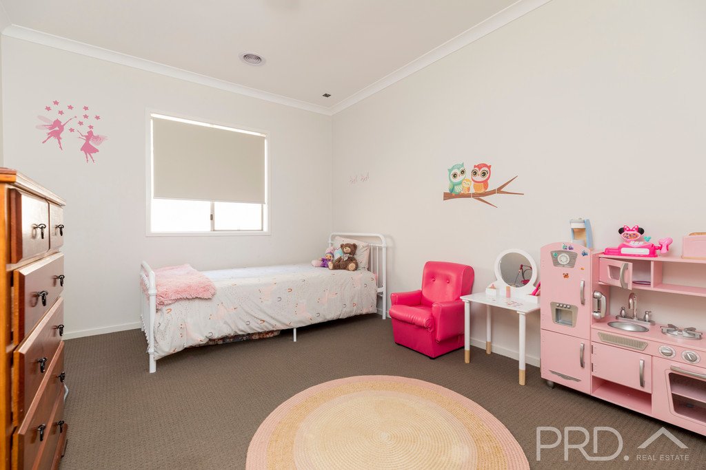 53 Jeffrey Circuit TUMUT 9