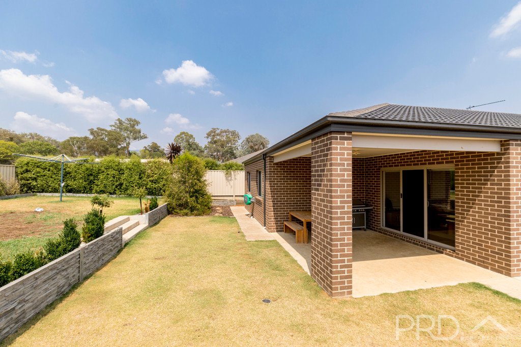 53 Jeffrey Circuit TUMUT 15