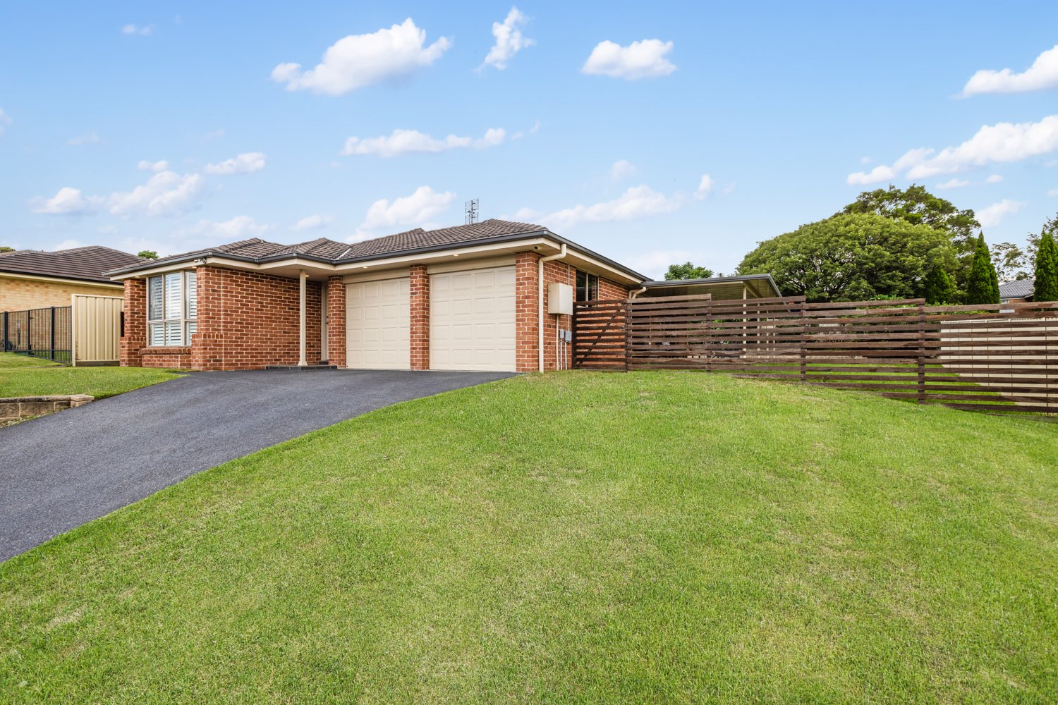 53 Jenna Drive RAWORTH 2