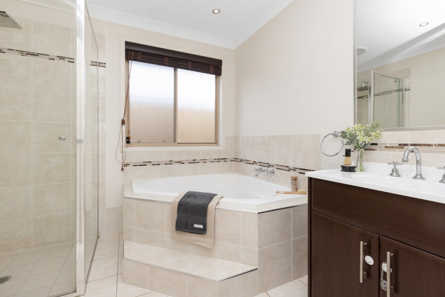 53 Jenna Drive RAWORTH 19