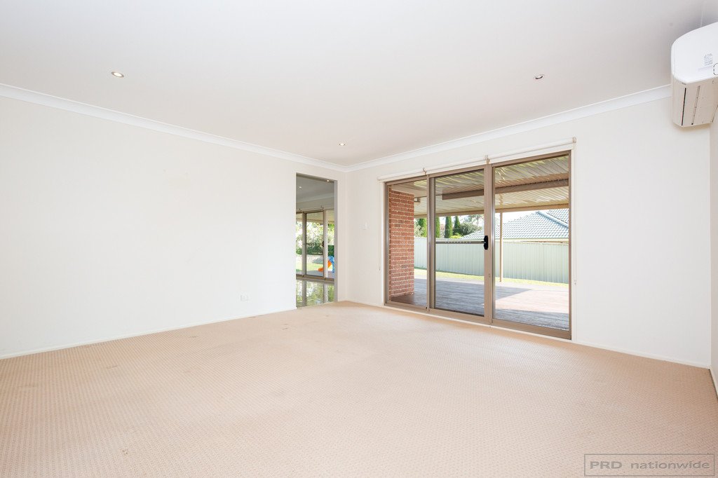 53 Jenna Drive RAWORTH 10