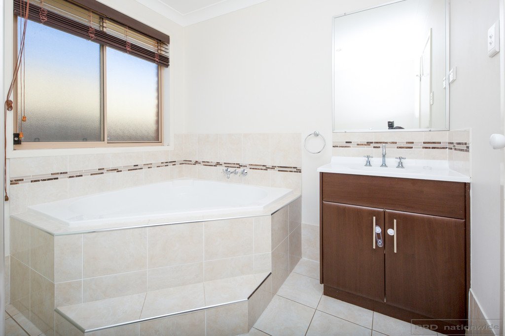 53 Jenna Drive RAWORTH 17