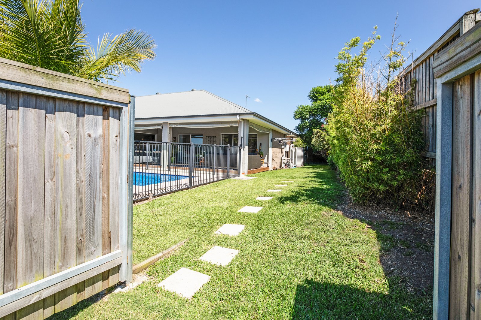 53 McKeachie Drive ABERGLASSLYN 18