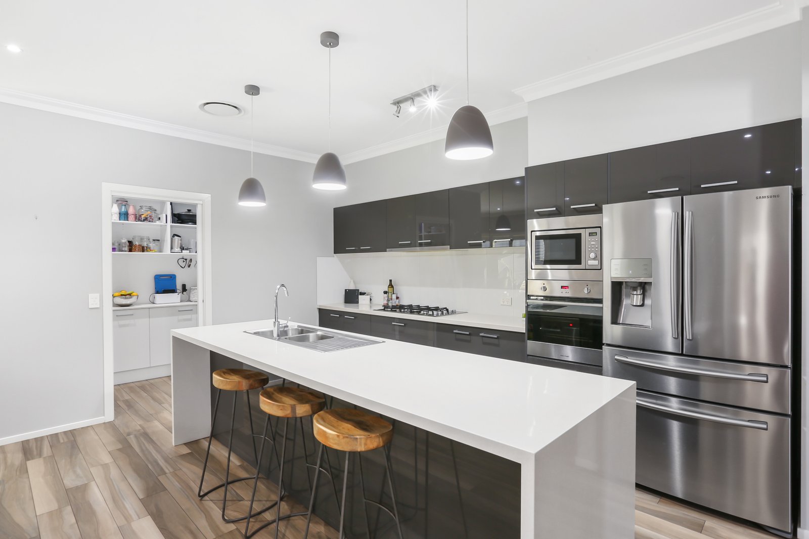 53 Morson Avenue HORSLEY 2