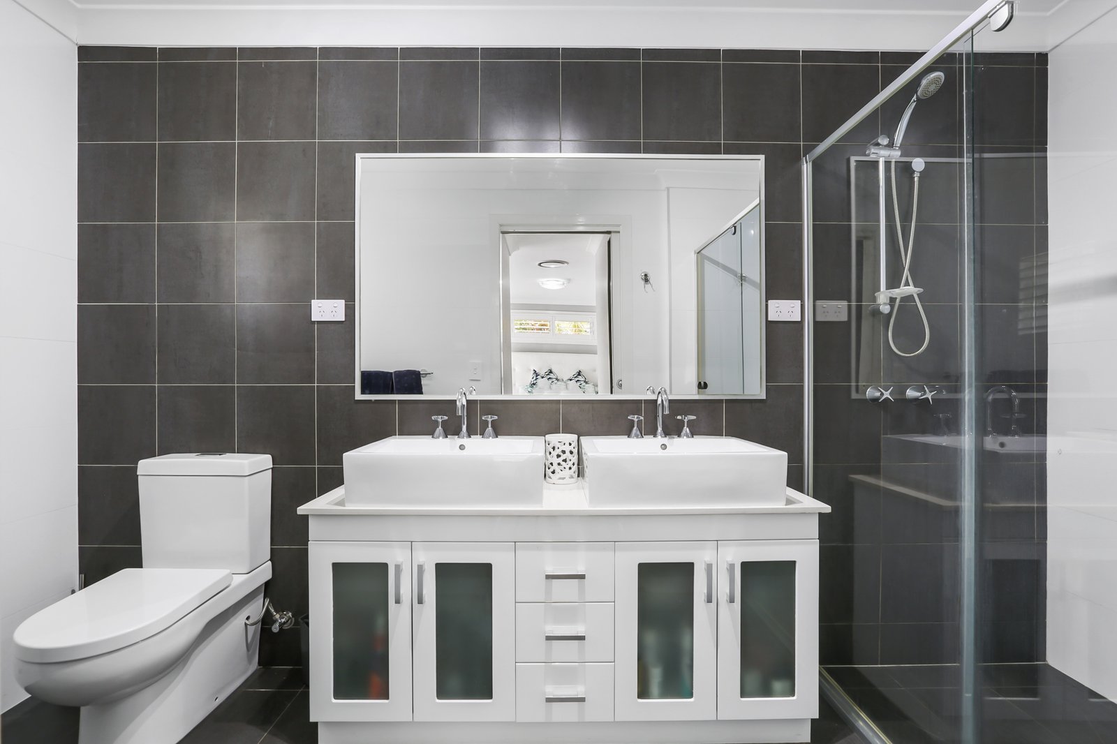 53 Morson Avenue HORSLEY 9