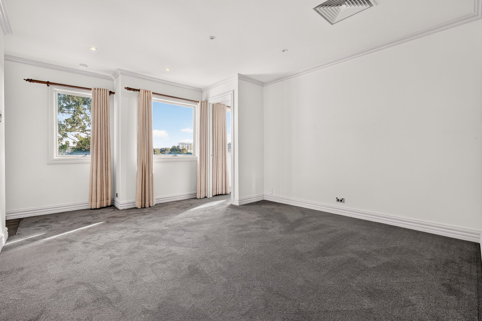 Gallery: 53 Panoramic Grove