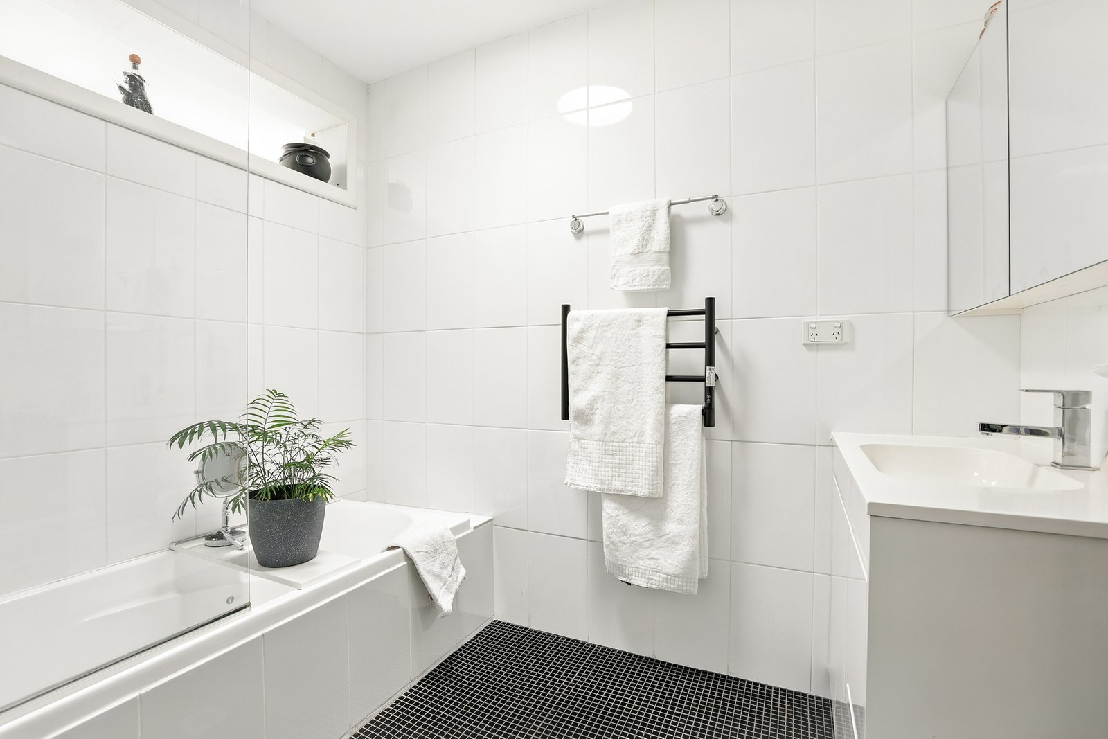 53 Pelsart Avenue PENRITH 12