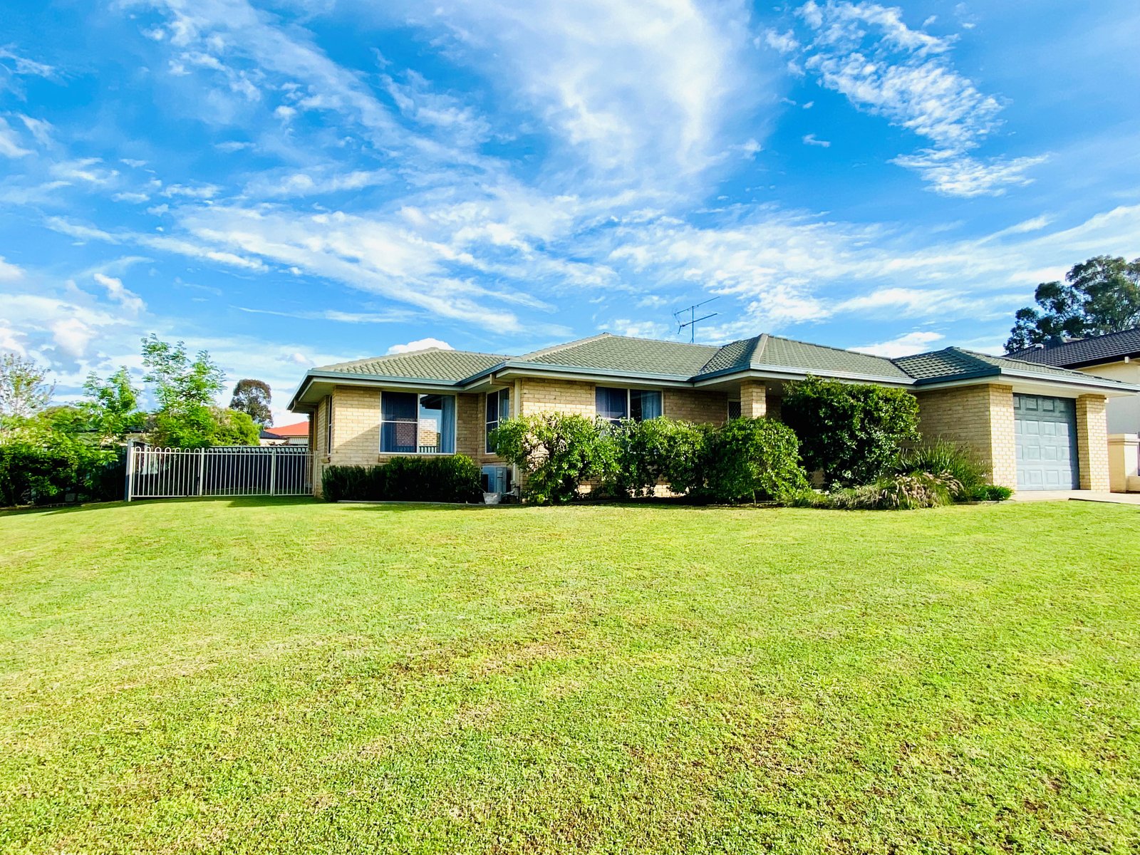 53 Peregrine Avenue CALALA 2