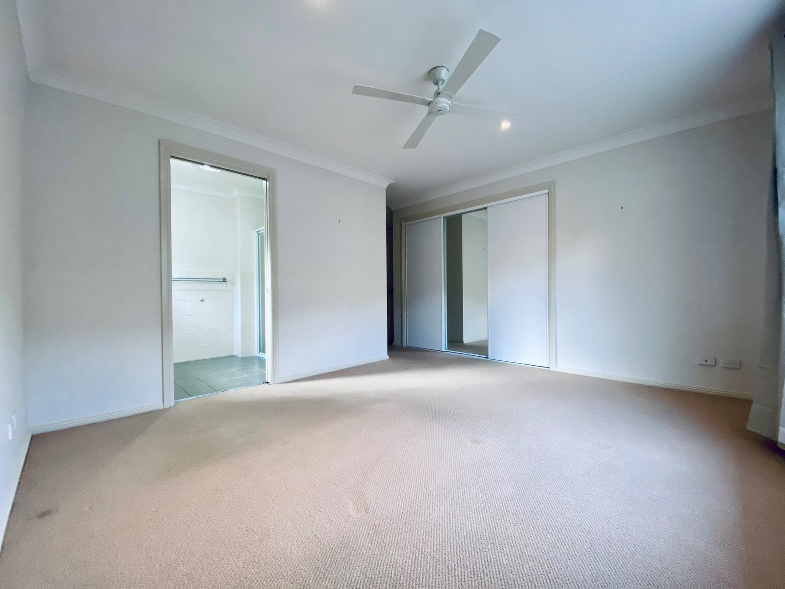 53 Peregrine Avenue CALALA 11