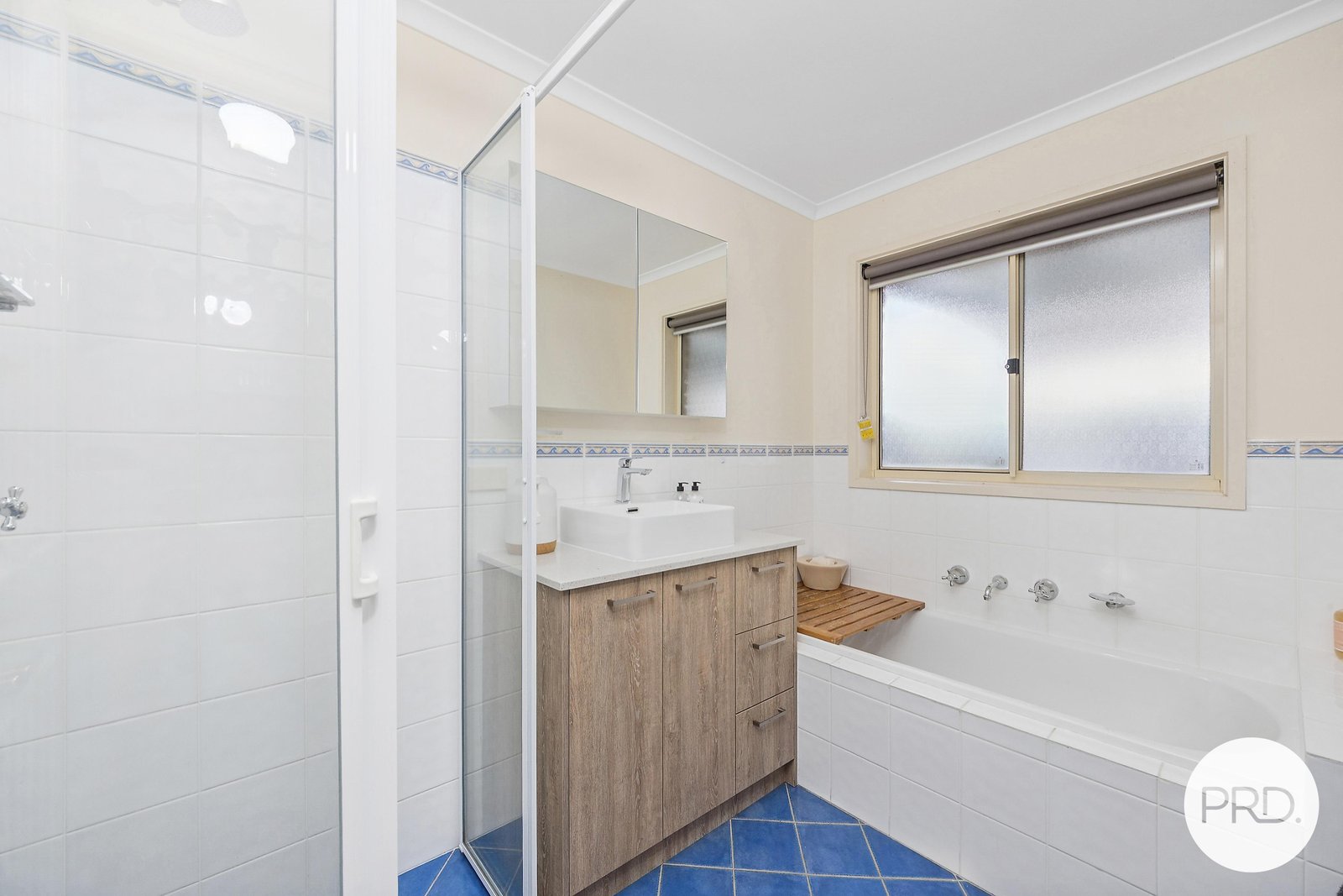 53 Proserpine Circuit AMAROO 13