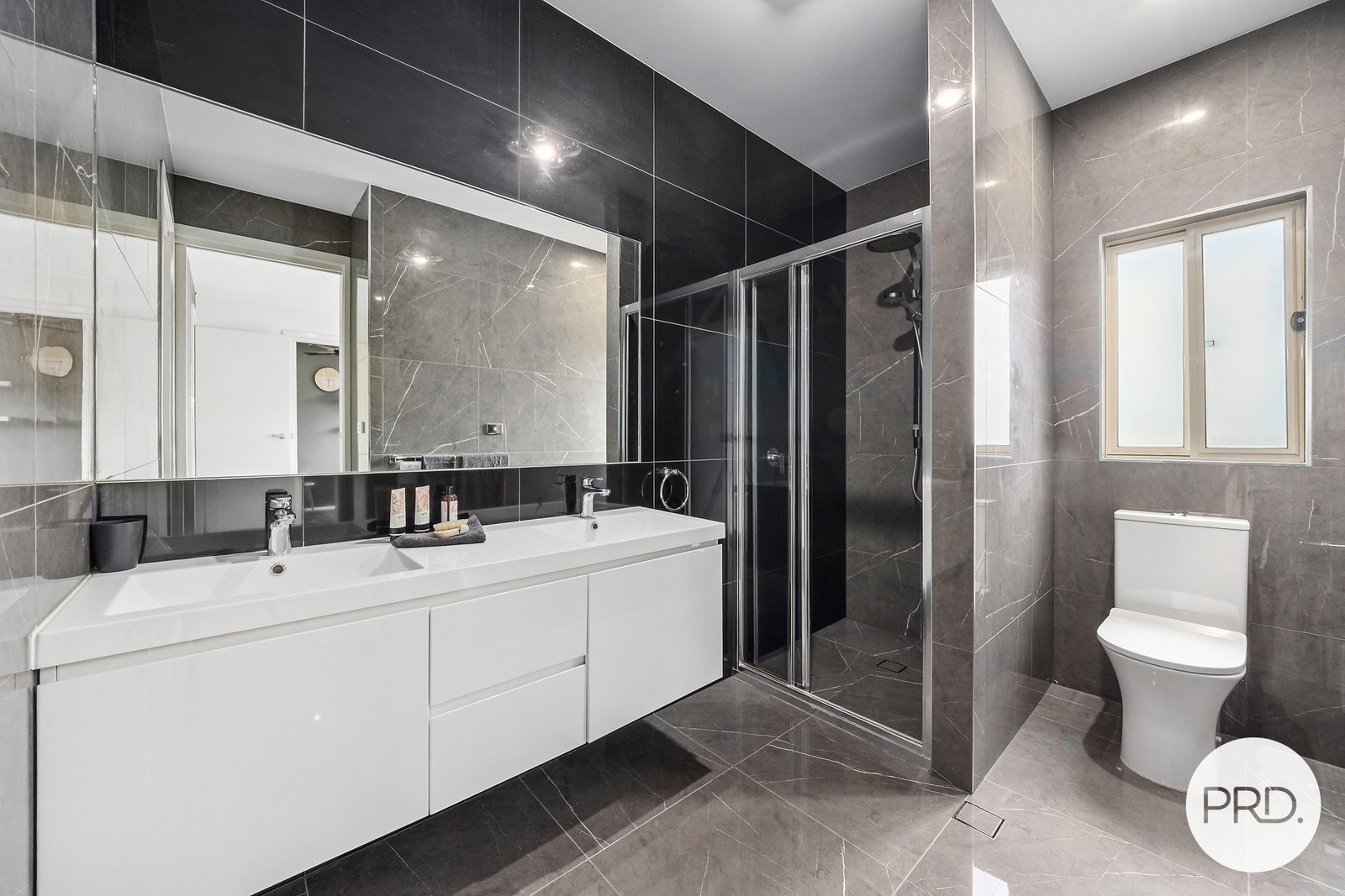 53 Proserpine Circuit AMAROO 15