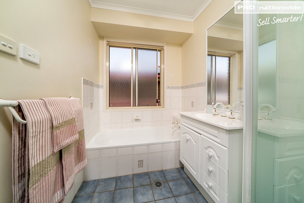 53 Pugsley Avenue ESTELLA 12