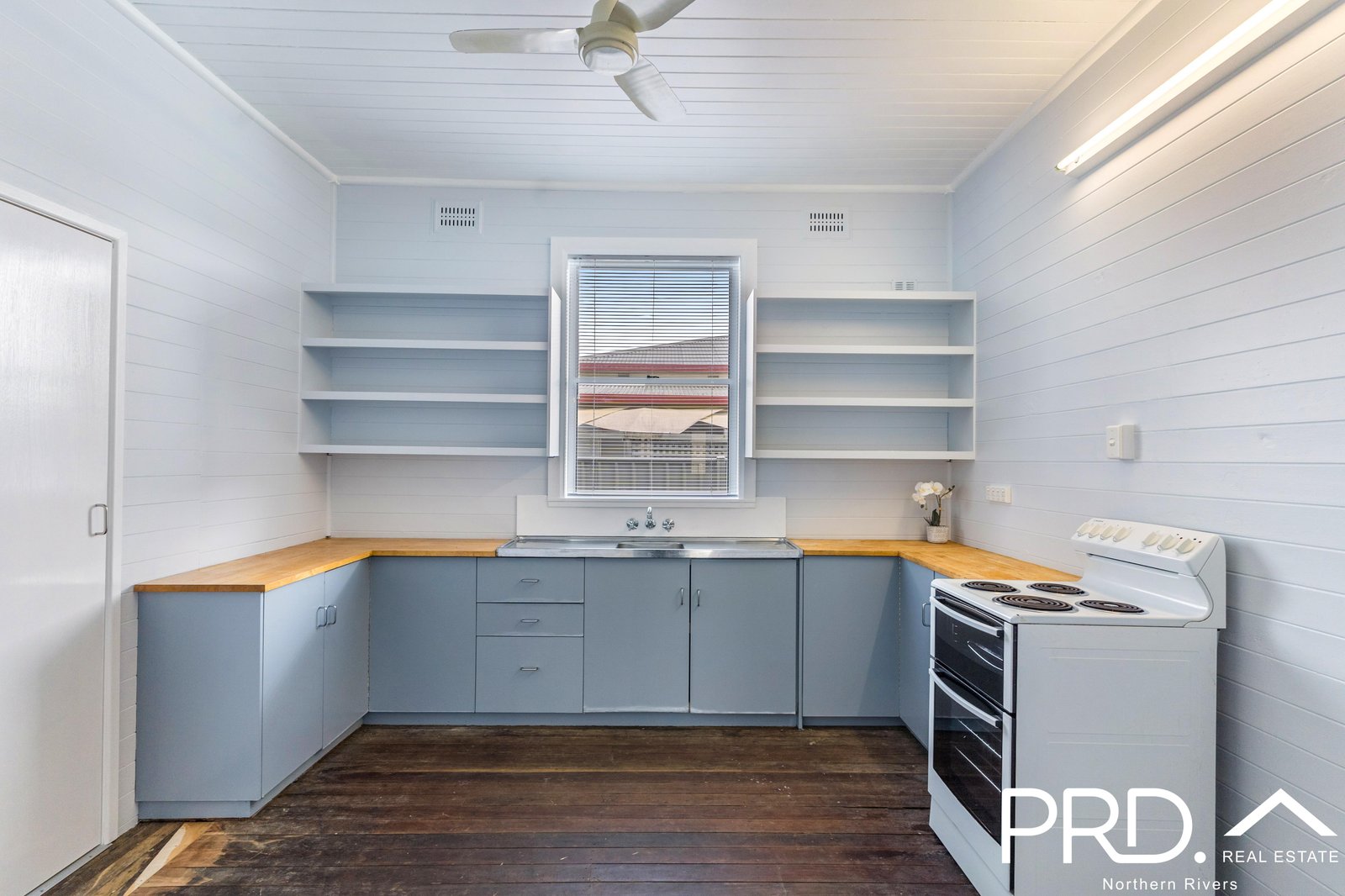 53 Simpson Parade CASINO 8