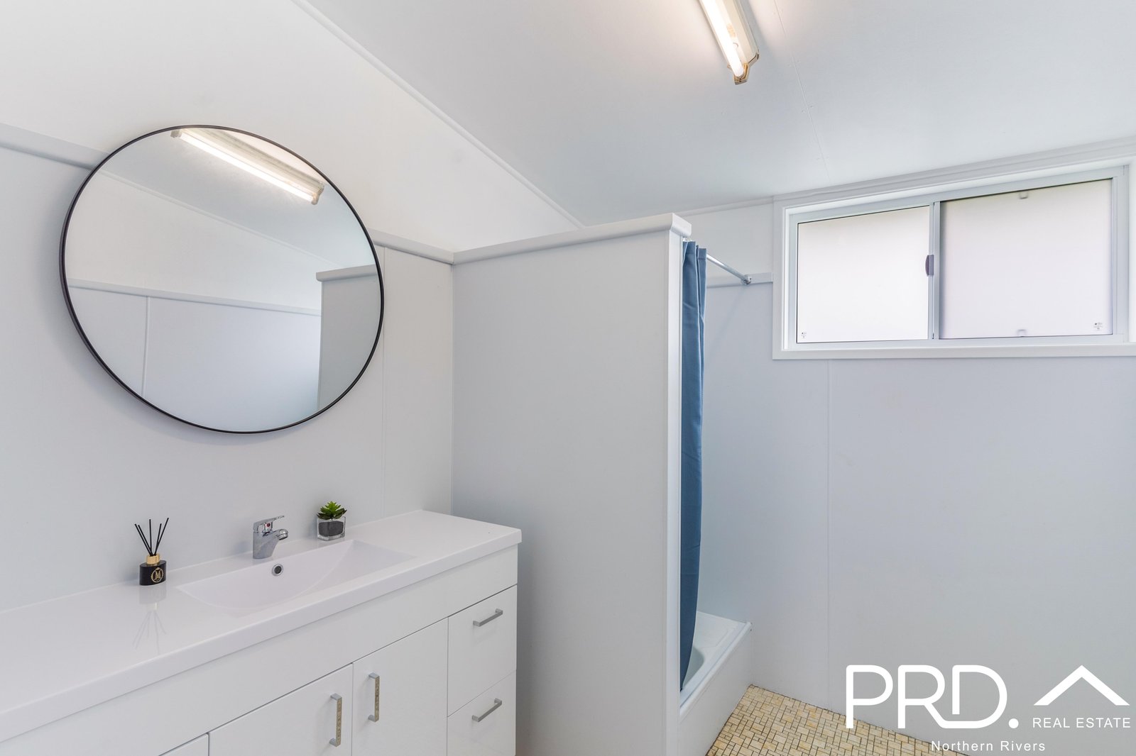 53 Simpson Parade CASINO 15