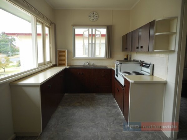 53 Simpson Street TUMUT 2