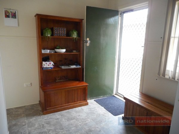 53 Simpson Street TUMUT 8