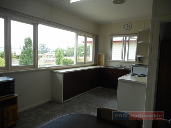 53 Simpson Street TUMUT 9