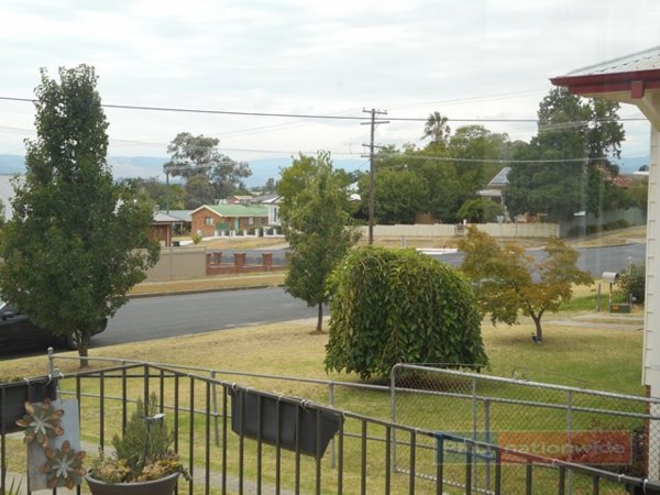 53 Simpson Street TUMUT 14