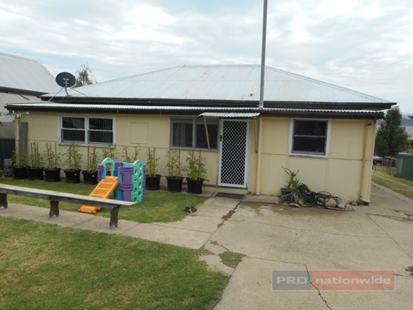 53 Simpson Street TUMUT 23