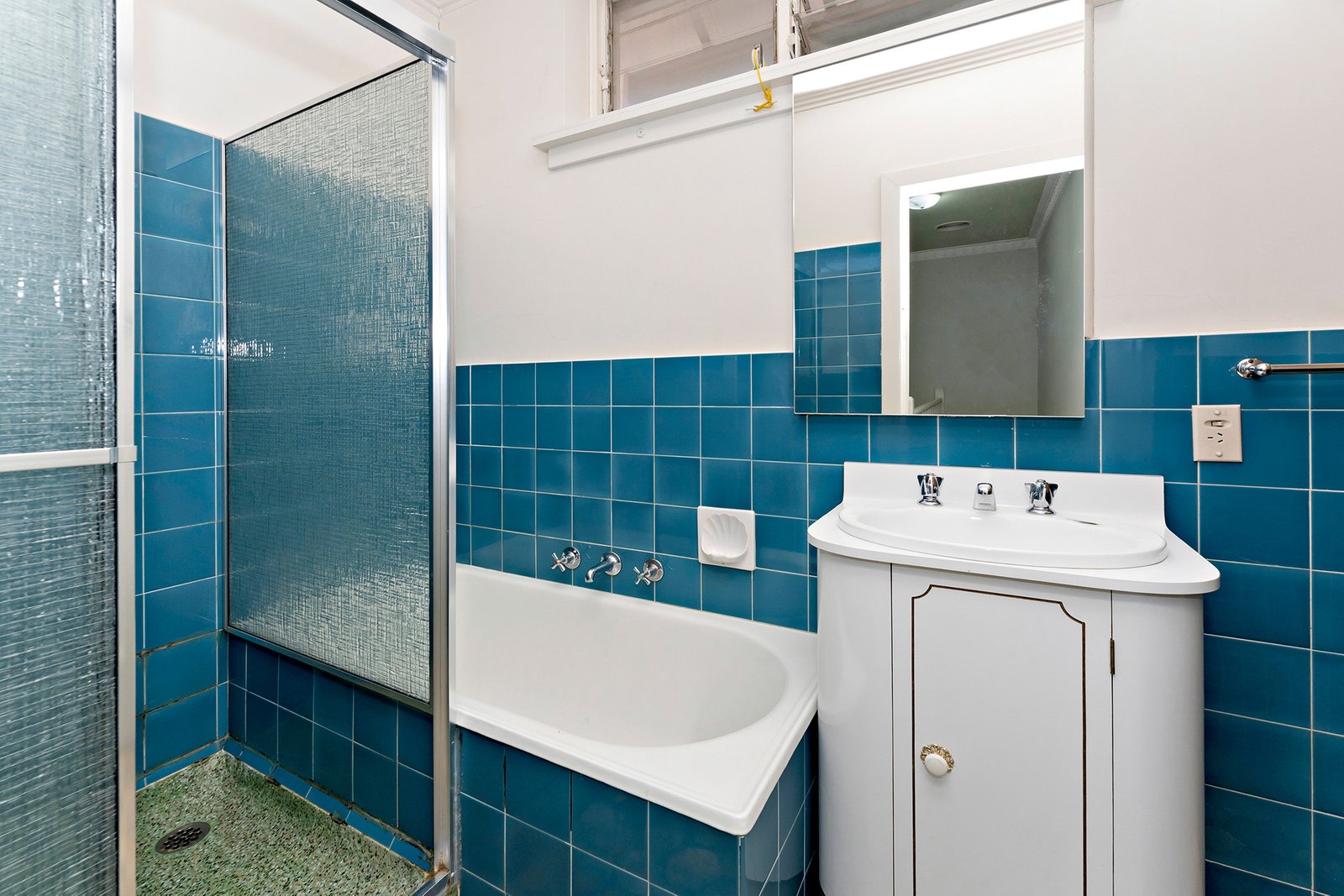 Real Estate and Property in 5/3 Stonehaven Court , Toorak, VIC