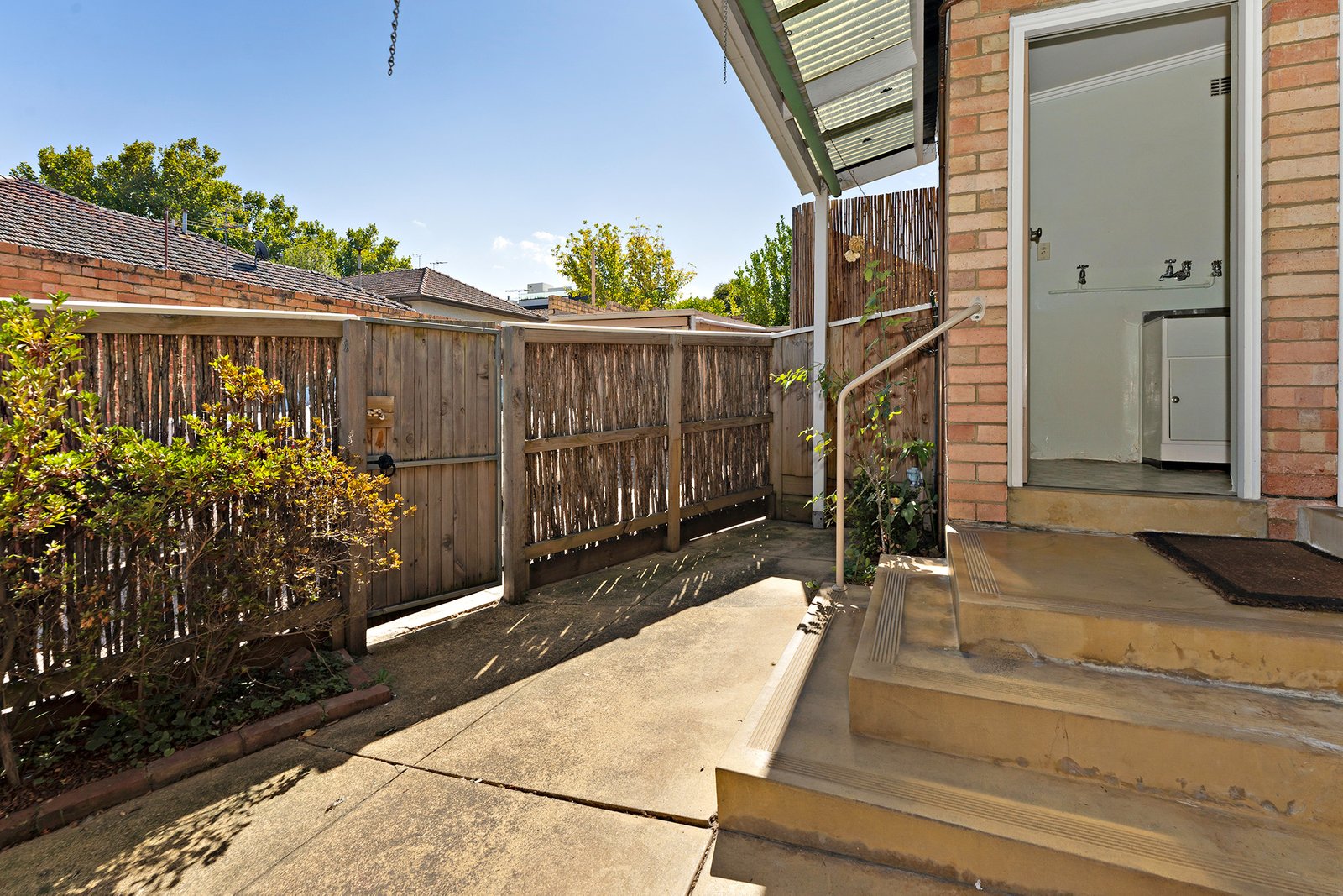 Real Estate and Property in 5/3 Stonehaven Court , Toorak, VIC