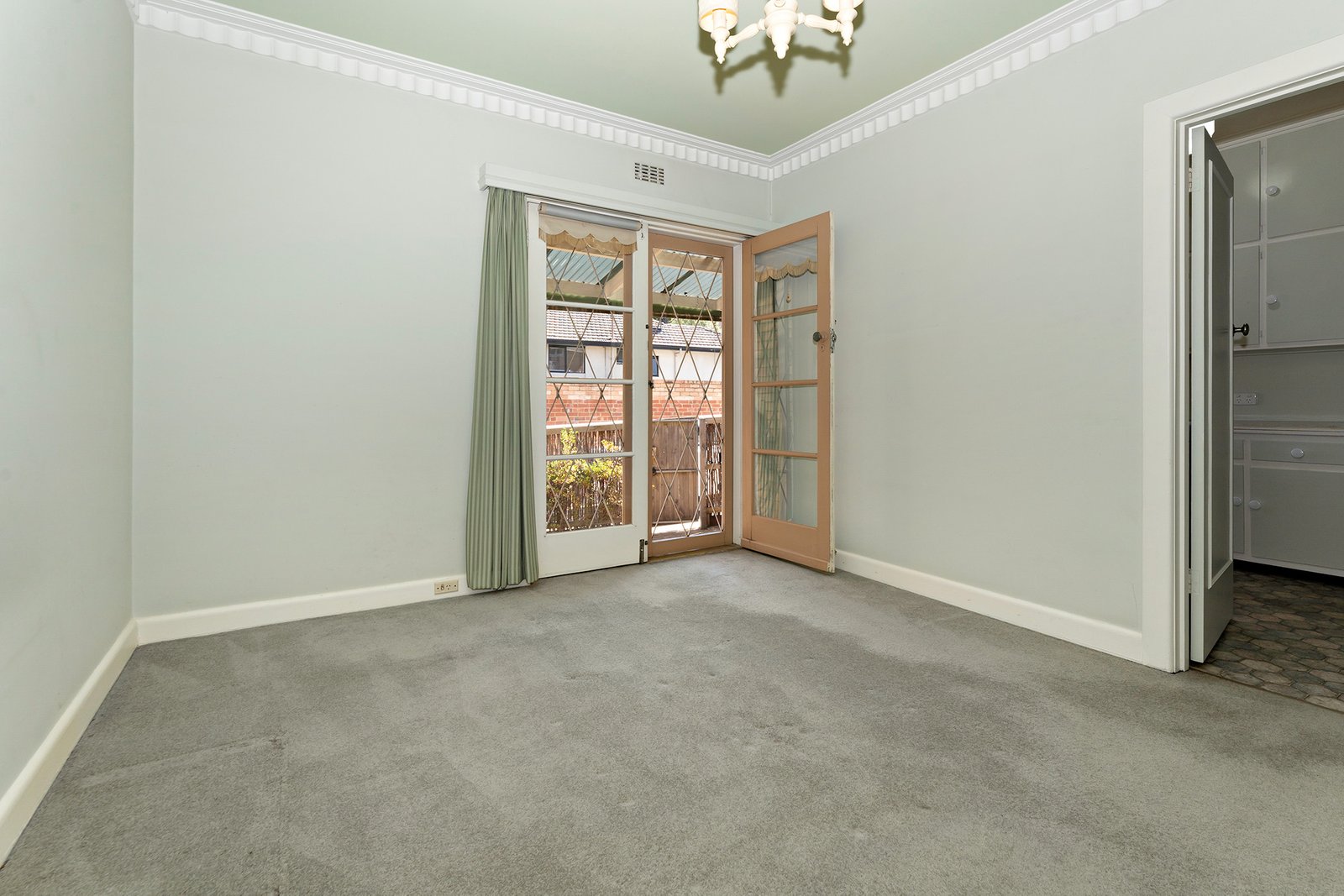 Real Estate and Property in 5/3 Stonehaven Court, Toorak, VIC