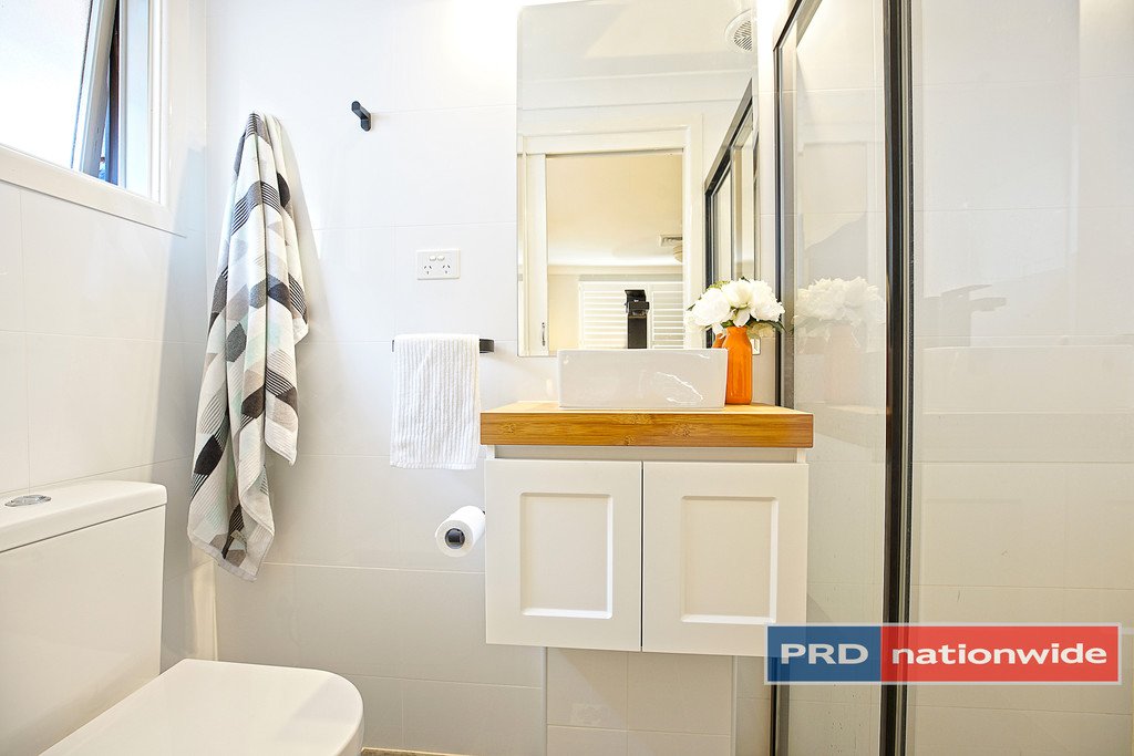 53 Summerfield Circuit CAMBRIDGE GARDENS 11