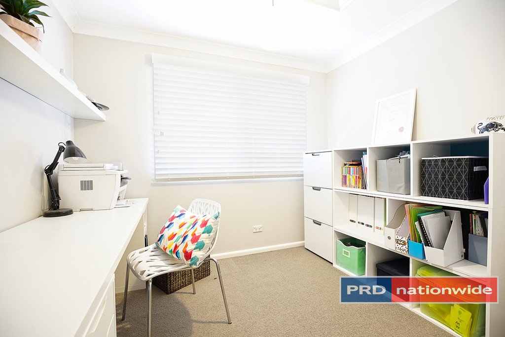 53 Summerfield Circuit CAMBRIDGE GARDENS 12