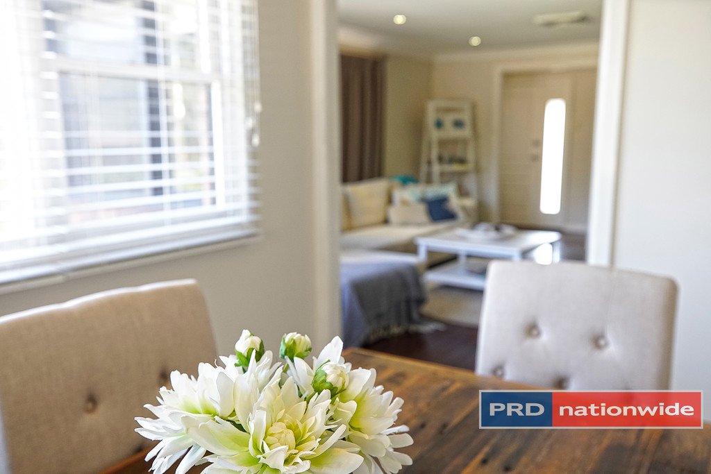 53 Summerfield Circuit CAMBRIDGE GARDENS 13