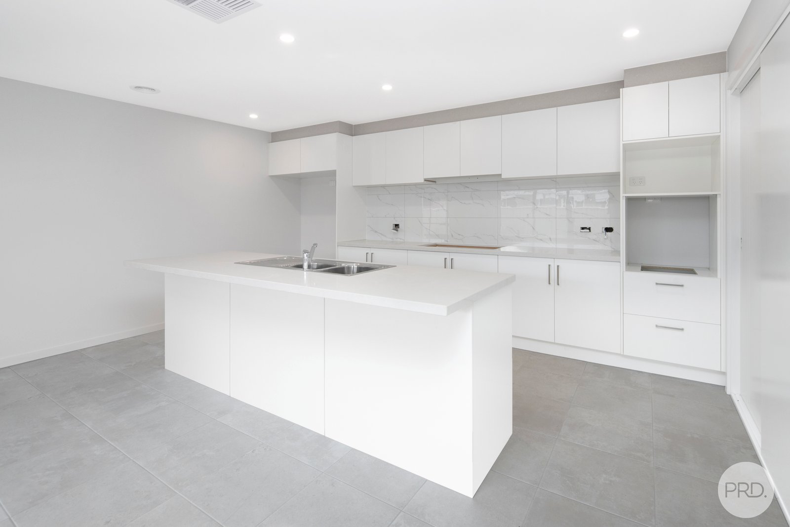 53 Swan Boulevard WINTER VALLEY 3