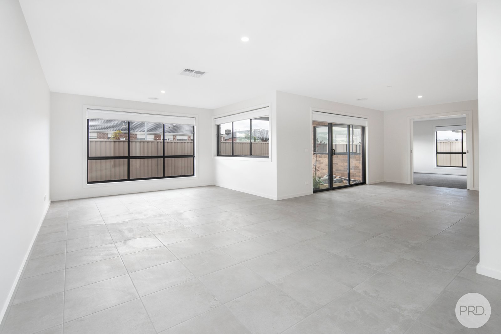 53 Swan Boulevard WINTER VALLEY 4