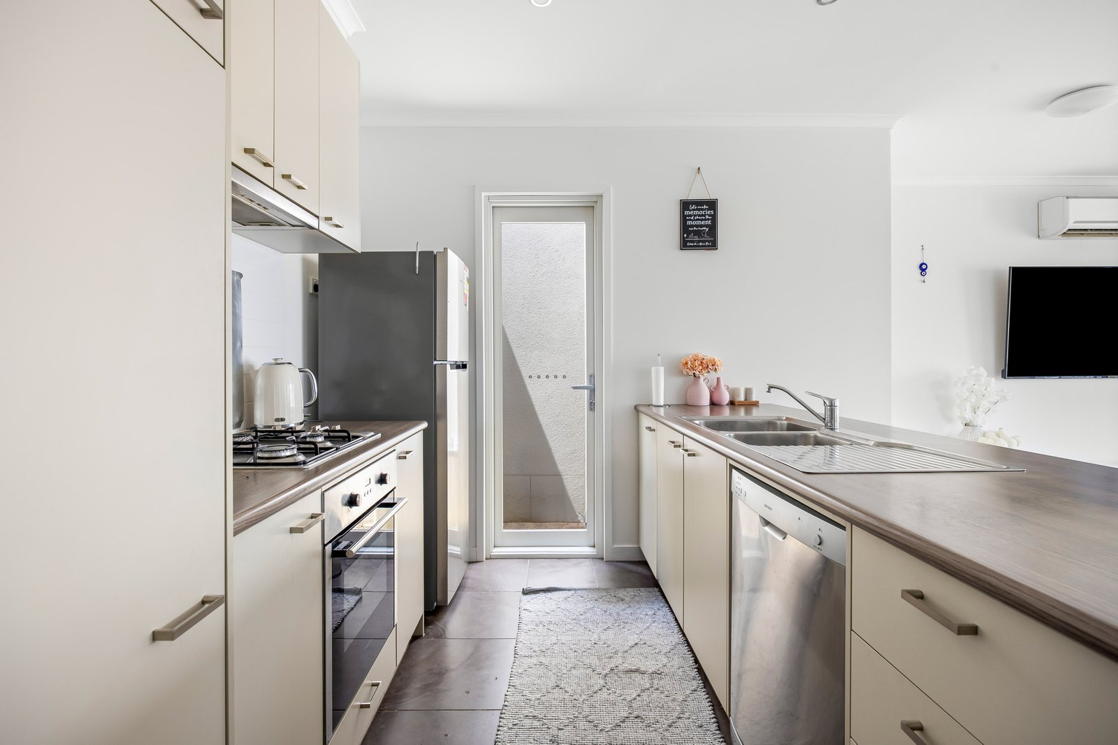 Gallery: 53 Warburton Drive