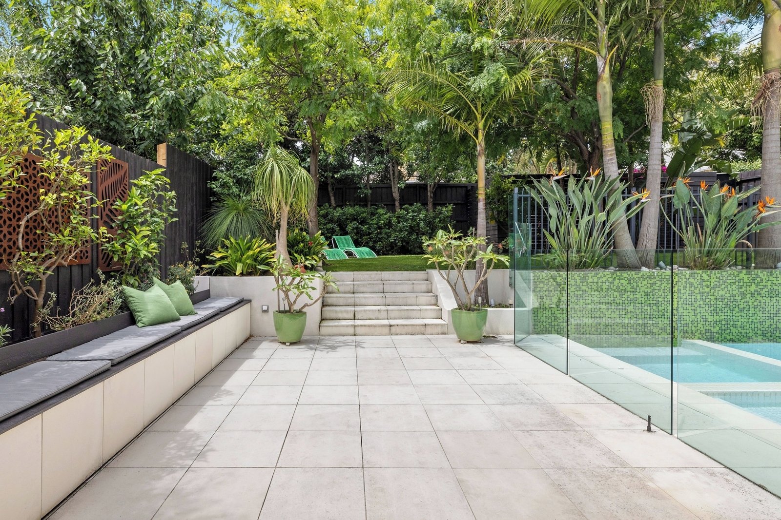 Gallery: 53 Well Street