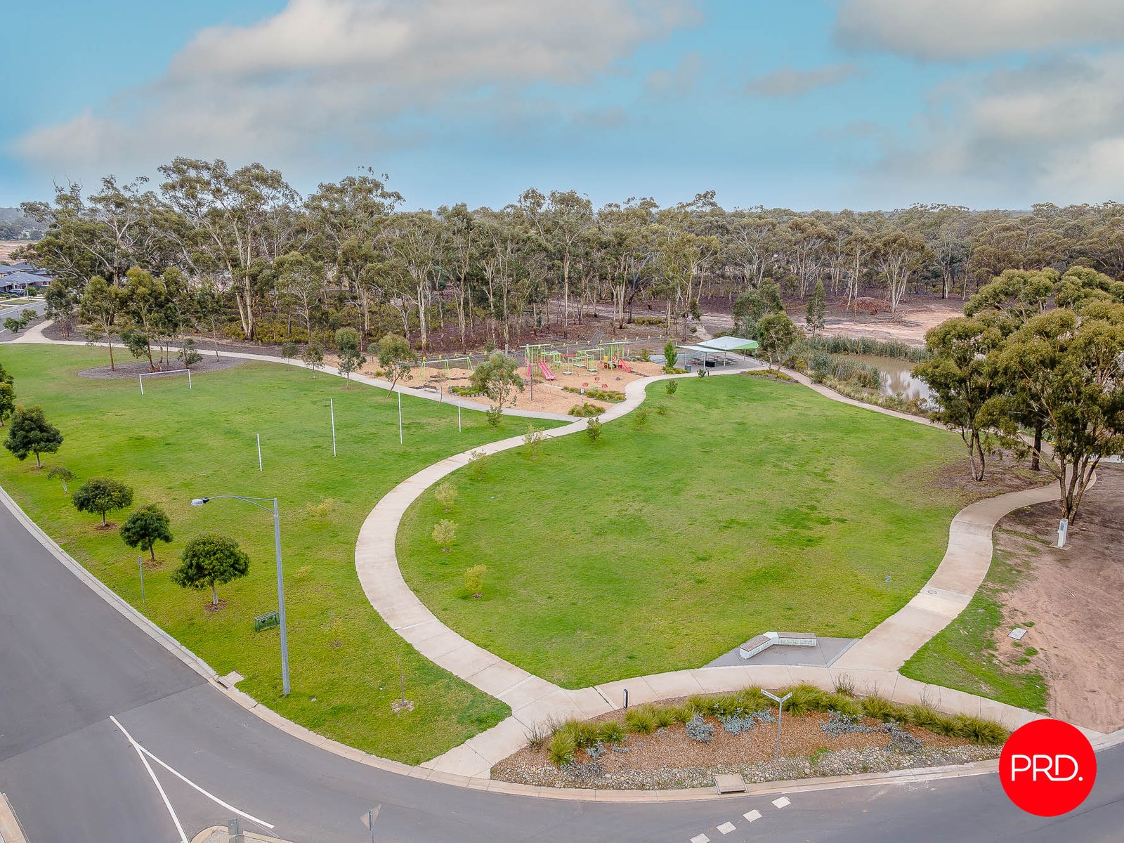 53 Whirrakee Parade HUNTLY 6
